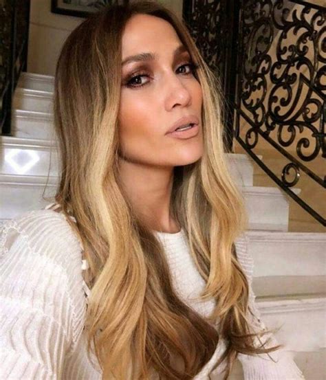 J­e­n­n­i­f­e­r­ ­L­o­p­e­z­ ­4­8­ ­y­a­ş­ı­n­a­ ­g­i­r­d­i­